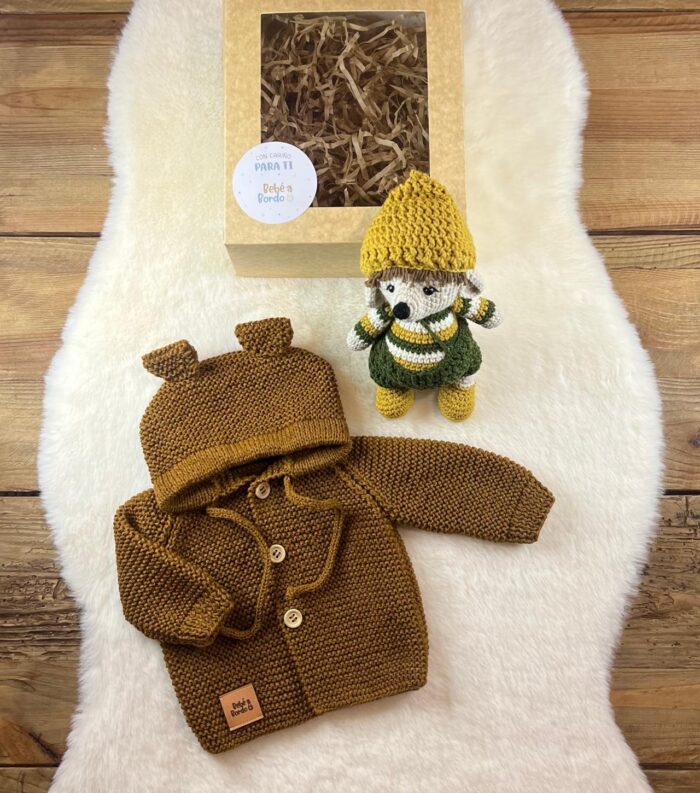 Caja Obsequio Amigurumi Erizo + Saco Osito