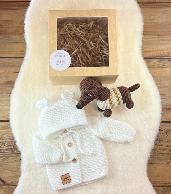 Caja Obsequio Amigurumi Salchicha + Saco Osito