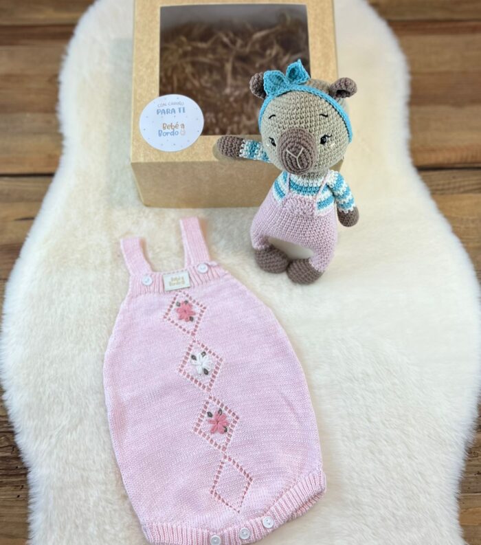Caja Amigurumi Capibara + Ranita en Hilo